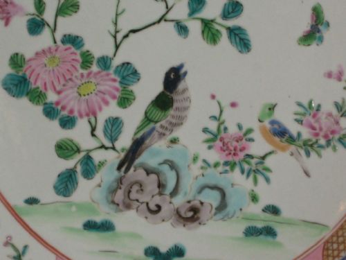 PAIR OF CHINESE PORCELAIN CHARGERS - ADDITIONAL PHOTO 4