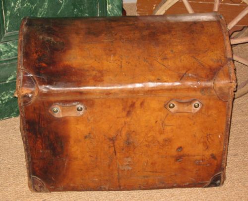 LARGE VICTORIAN LEATHER TRUNK - ADDITIONAL PHOTO 4