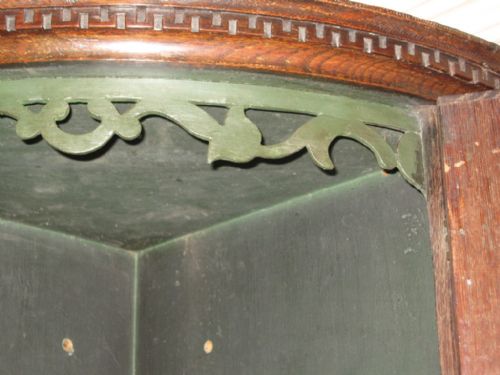 GEORGIAN OAK BOWFRONT CORNER CUPBOARD - ADDITIONAL PHOTO 5