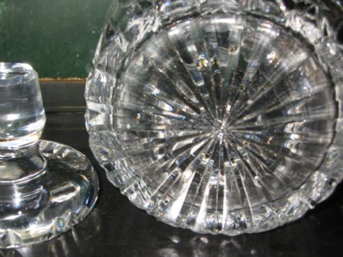 SUPERB PAIR OF LEAD CRYSTAL DECANTERS - ADDITIONAL PHOTO 5