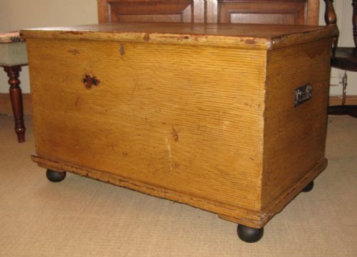 VICTORIAN PAINTED PINE TRUNK - ADDITIONAL PHOTO 3