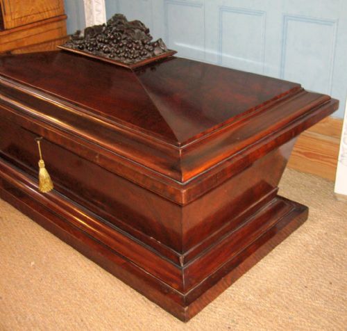HUGE REGENCY MAHOGANY CELLARETTE - ADDITIONAL PHOTO 1
