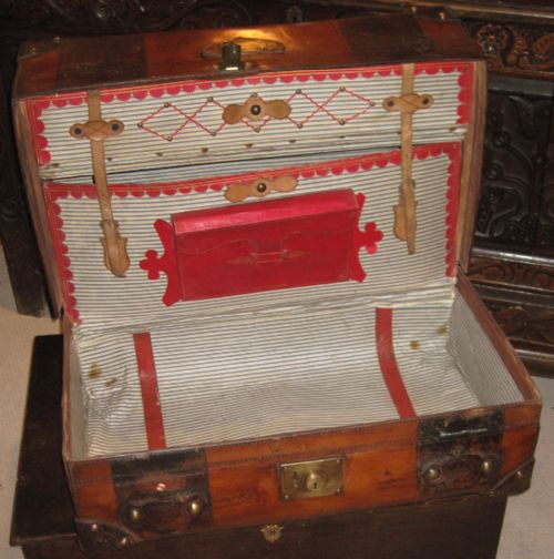 VICTORIAN LEATHER COACH TRUNK BY FINNIGANS - ADDITIONAL PHOTO 5