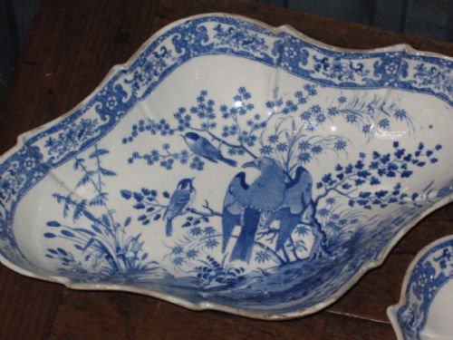 THREE 'ORNITHOLOGICAL SERIES' BLUE AND WHITE DISHES - ADDITIONAL PHOTO 3