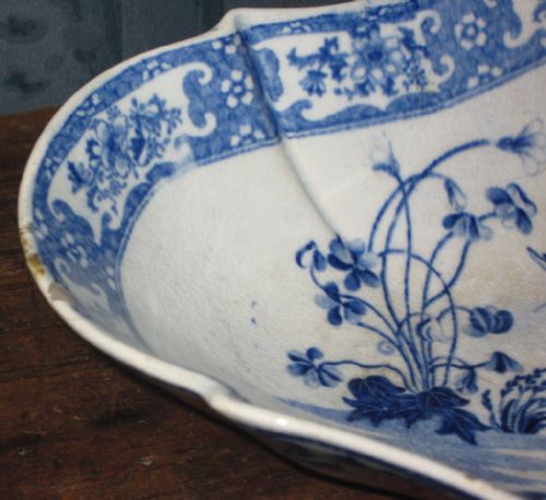 THREE 'ORNITHOLOGICAL SERIES' BLUE AND WHITE DISHES - ADDITIONAL PHOTO 4