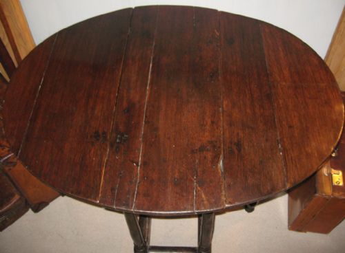 SMALL SEVENTEENTH CENTURY OAK GATE LEG TABLE - ADDITIONAL PHOTO 1