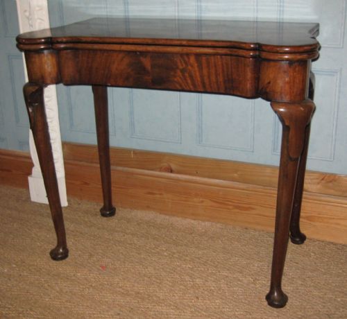 george ii mahogany tea table - CATEGORY: ANTIQUE TABLES - DATED 1750