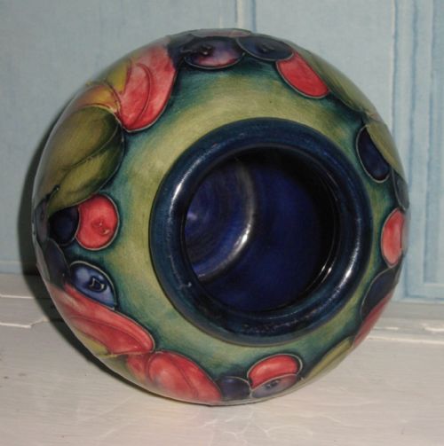 fig 3. Moorcroft leaf and Berry Vase