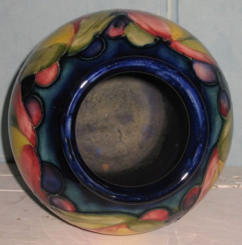 MOORCROFT LEAF AND BERRY PATTERN VASE - ADDITIONAL PHOTO 4