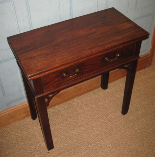 VERY SMALL CHIPPENDALE PERIOD TEA TABLE - ADDITIONAL PHOTO 2