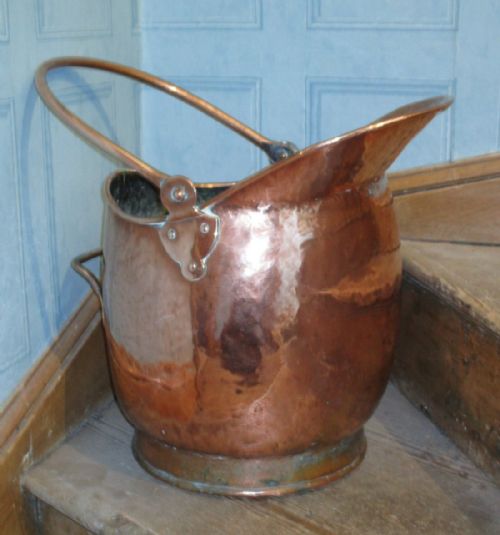 unusually large georgian copper coal scuttle - CATEGORY: ANTIQUE METAL - DATED 19TH CENTURY