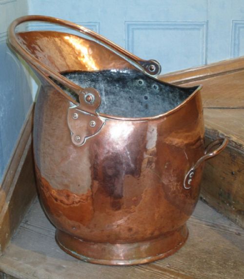 UNUSUALLY LARGE GEORGIAN COPPER COAL SCUTTLE - ADDITIONAL PHOTO 3