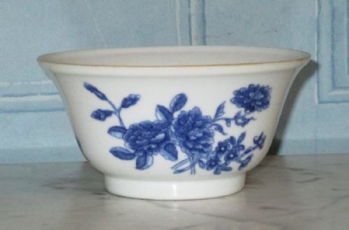 FINE CHINESE PORCELAIN TEA BOWL - ADDITIONAL PHOTO 3