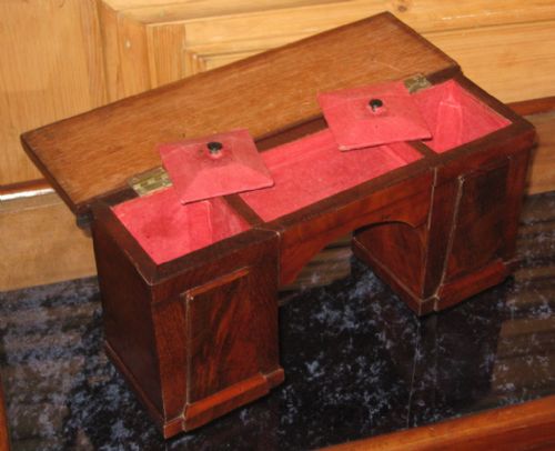 VICTORIAN TEA CADDY IN THE FORM OF A MINIATURE SIDEBOARD - ADDITIONAL PHOTO 6