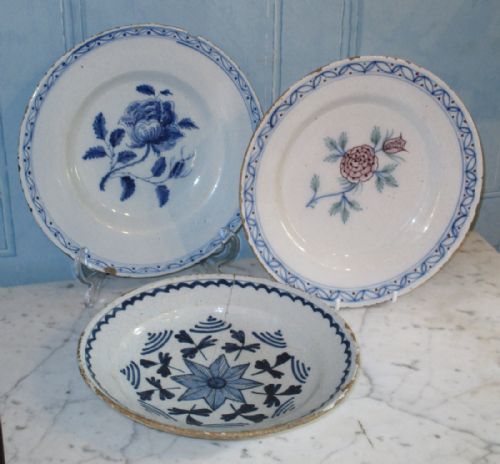 THREE EARLY DELFT PLATES - ADDITIONAL PHOTO 1
