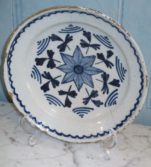 THREE EARLY DELFT PLATES - ADDITIONAL PHOTO 5