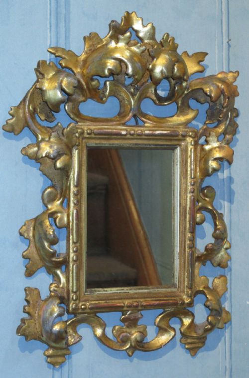 SMALL ITALIAN CARVED GILTWOOD MIRROR - ADDITIONAL PHOTO 1