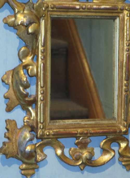 SMALL ITALIAN CARVED GILTWOOD MIRROR - ADDITIONAL PHOTO 4