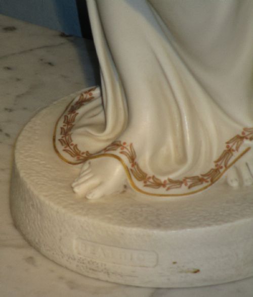LARGE VICTORIAN PARIAN FIGURE OF 'BEATRICE' - ADDITIONAL PHOTO 6