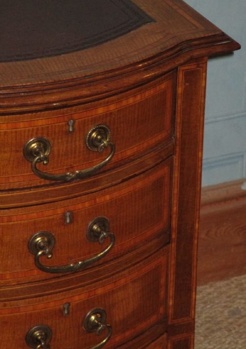 EDWARDIAN MAHOGANY SERPENTINE FRONT DESK - ADDITIONAL PHOTO 2