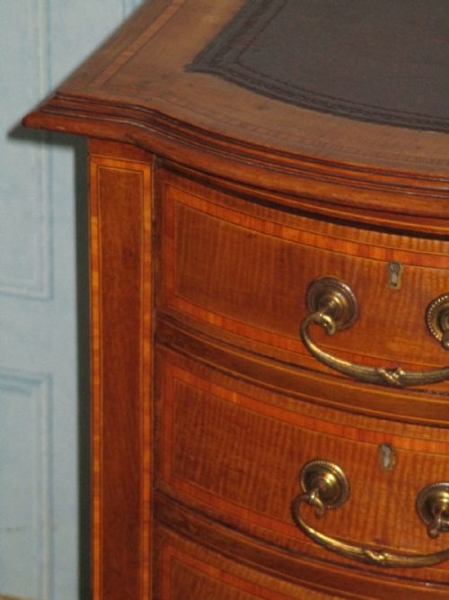 EDWARDIAN MAHOGANY SERPENTINE FRONT DESK - ADDITIONAL PHOTO 3