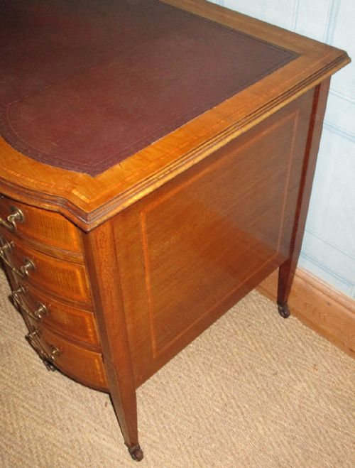 EDWARDIAN MAHOGANY SERPENTINE FRONT DESK - ADDITIONAL PHOTO 4