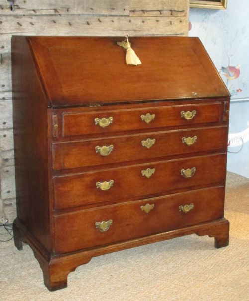 superb original george ii oak bureau - CATEGORY: ANTIQUE BUREAU - DATED GEORGIAN