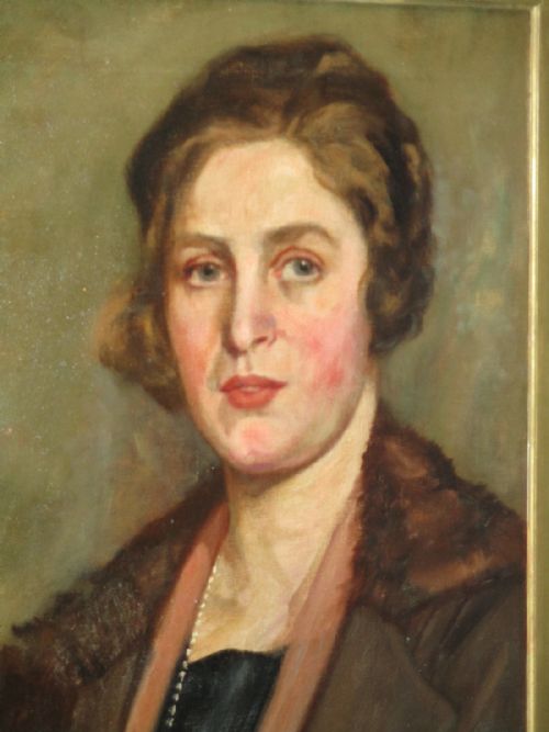 FINE QUALITY PORTRAIT OIL PAINTING OF A LADY - ADDITIONAL PHOTO 2