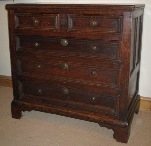 EARLY OAK CHEST OF DRAWERS - ADDITIONAL PHOTO 1
