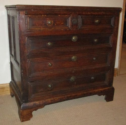 EARLY OAK CHEST OF DRAWERS - ADDITIONAL PHOTO 2