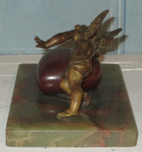 FRENCH GILT BRONZE CHERUB LISTENING TO A HEART - ADDITIONAL PHOTO 3