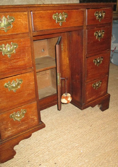 GEORGIAN OAK KNEEHOLE DESK - ADDITIONAL PHOTO 8