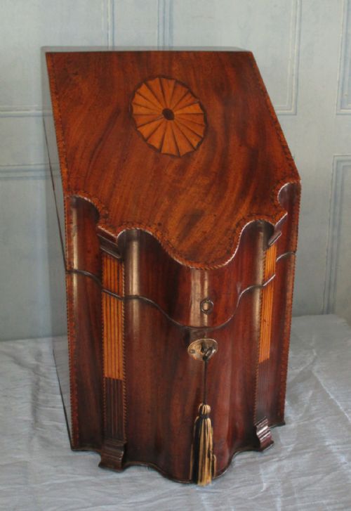 SUPERB GEORGIAN MAHOGANY KNIFE BOX - ADDITIONAL PHOTO 1