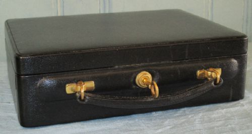 fine leather jewellery case - CATEGORY: ANTIQUE BOXES - DATED 1920