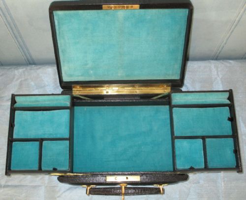 FINE LEATHER JEWELLERY CASE - ADDITIONAL PHOTO 3