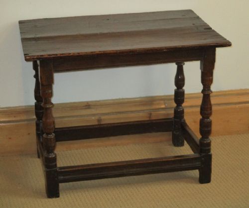 small early oak side table - CATEGORY: ANTIQUE TABLES - DATED BEFORE 1700