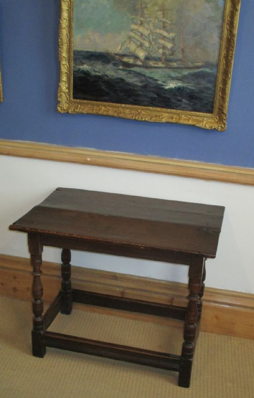 SMALL EARLY OAK SIDE TABLE - ADDITIONAL PHOTO 1