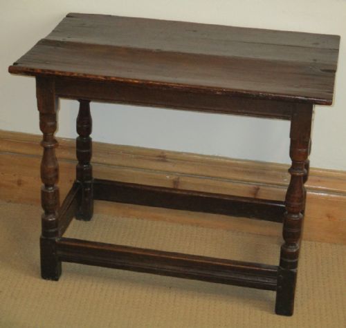 SMALL EARLY OAK SIDE TABLE - ADDITIONAL PHOTO 4