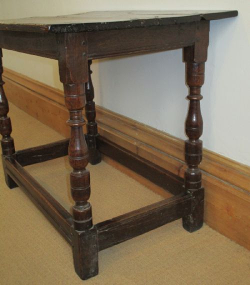 SMALL EARLY OAK SIDE TABLE - ADDITIONAL PHOTO 6