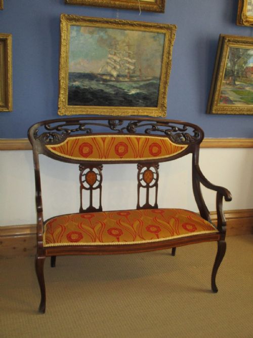 FINE ART NOUVEAU MAHOGANY SETTEE - ADDITIONAL PHOTO 7