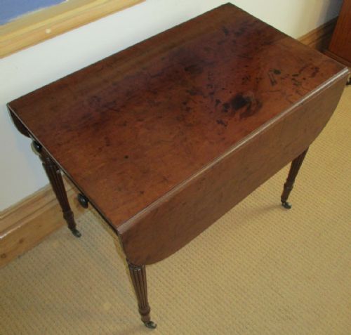 SMALL GEORGIAN MAHOGANY PEMBROKE TABLE - ADDITIONAL PHOTO 2