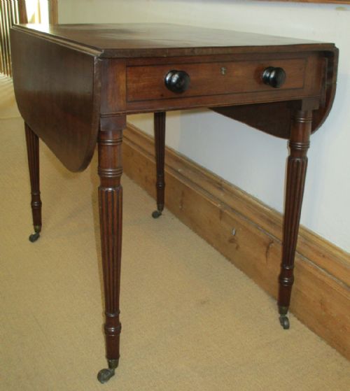 SMALL GEORGIAN MAHOGANY PEMBROKE TABLE - ADDITIONAL PHOTO 3