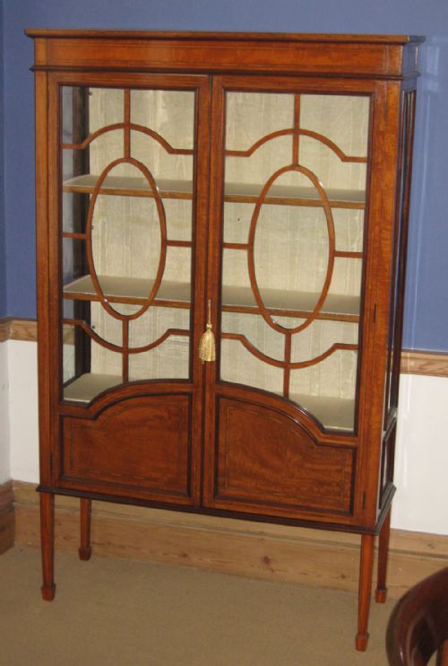 fine edwardian satinwood display cabinet - CATEGORY: ANTIQUE CABINETS - DATED EDWARDIAN