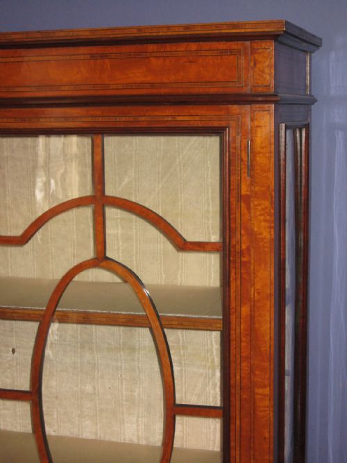 FINE EDWARDIAN SATINWOOD DISPLAY CABINET - ADDITIONAL PHOTO 1