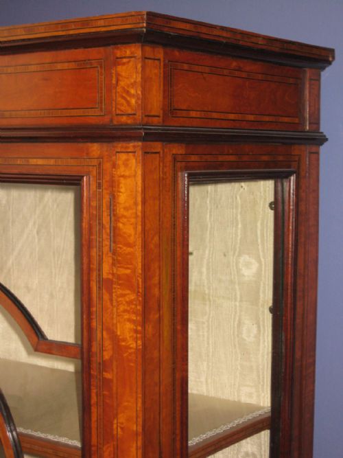 FINE EDWARDIAN SATINWOOD DISPLAY CABINET - ADDITIONAL PHOTO 2