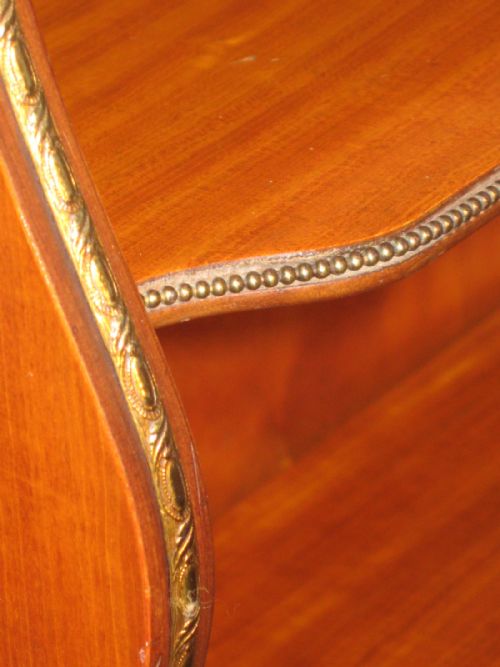 SMALL EDWARDIAN SATINWOOD WATERFALL FRONT BOOKCASE - ADDITIONAL PHOTO 6
