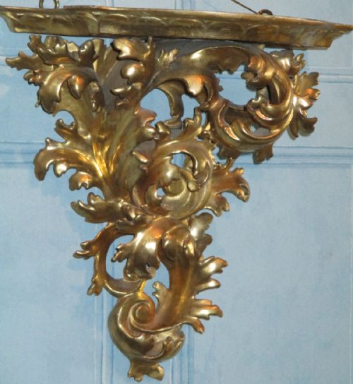 ITALIAN CARVED GILTWOOD WALL BRACKET - ADDITIONAL PHOTO 1