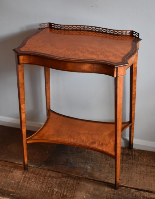 fine satinwood serpentine lamp or side table - CATEGORY: ANTIQUE TABLES - DATED EDWARDIAN