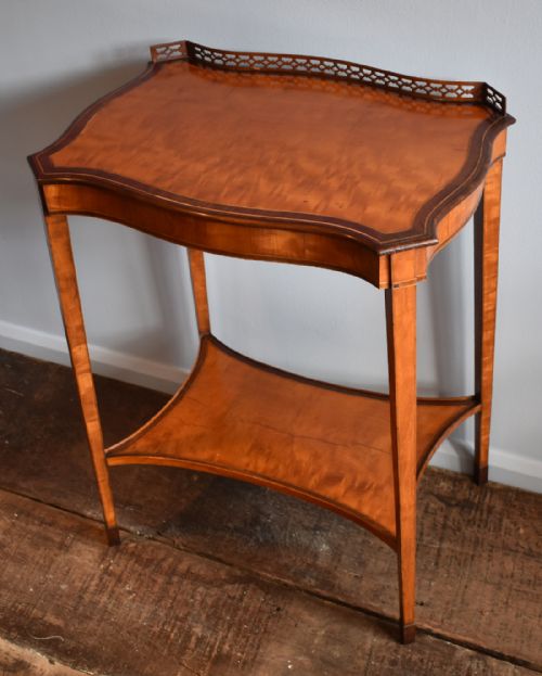 FINE SATINWOOD SERPENTINE LAMP OR SIDE TABLE - ADDITIONAL PHOTO 2