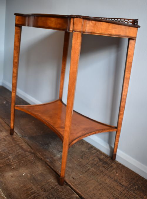 FINE SATINWOOD SERPENTINE LAMP OR SIDE TABLE - ADDITIONAL PHOTO 3